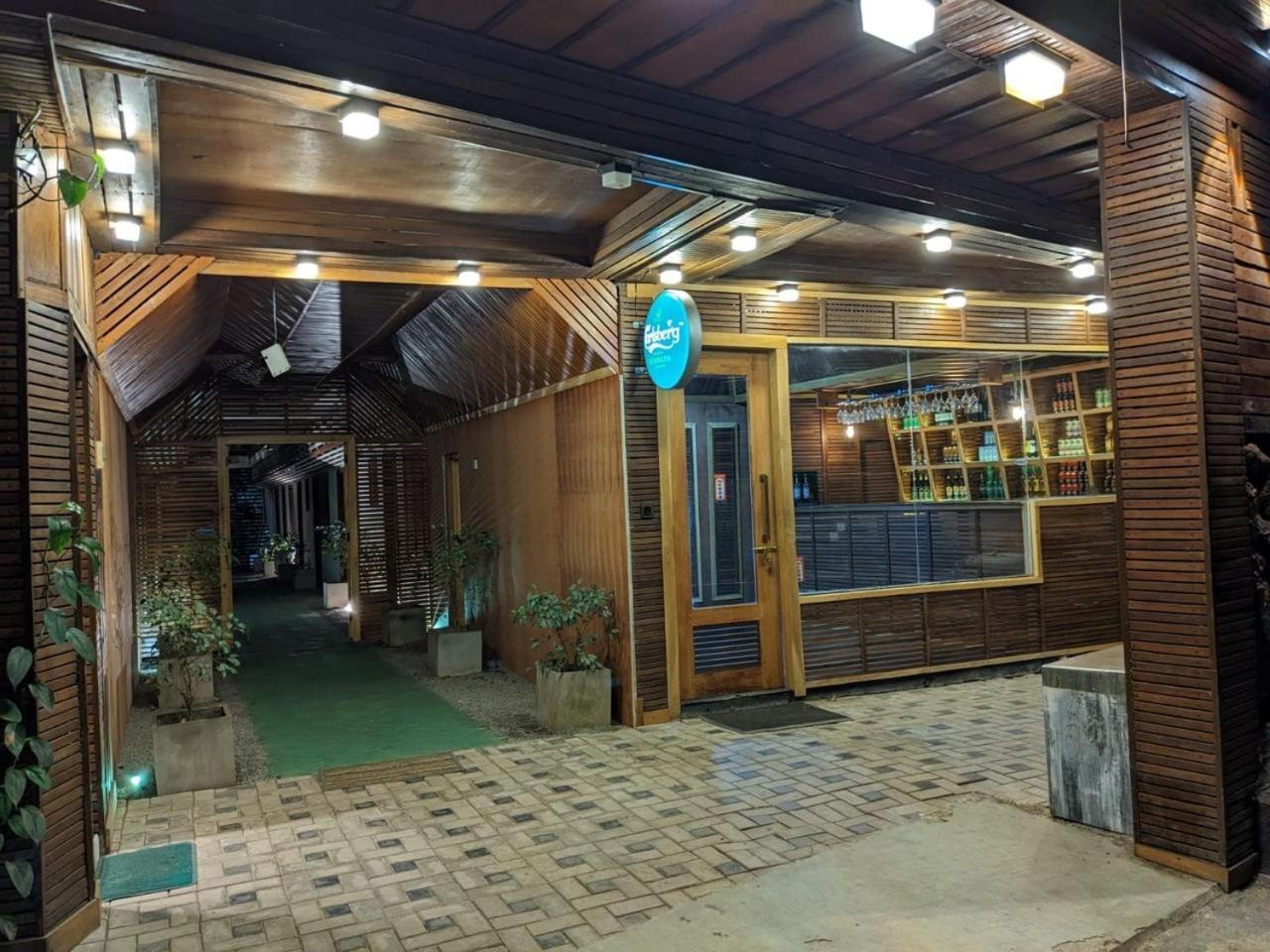 Cinnamon Airport Residencies Katunayake Exterior photo