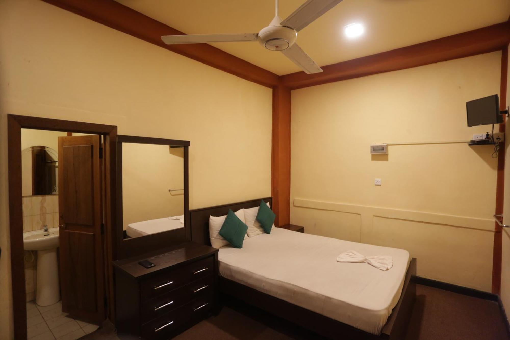 Cinnamon Airport Residencies Katunayake Exterior photo