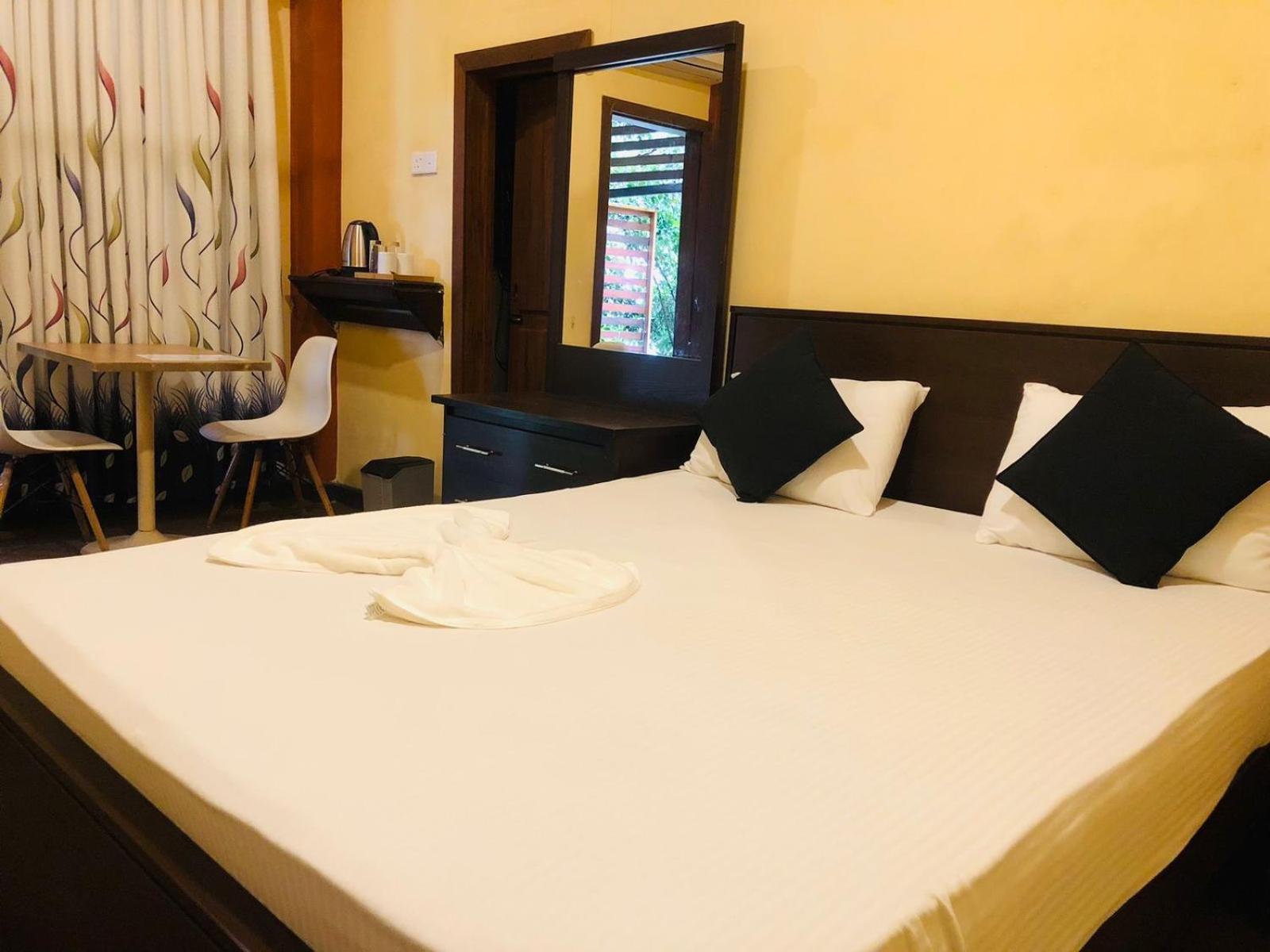 Cinnamon Airport Residencies Katunayake Exterior photo
